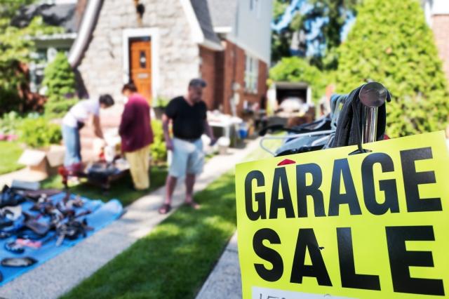 How to Hold a Successful Yard Sale: A Guide